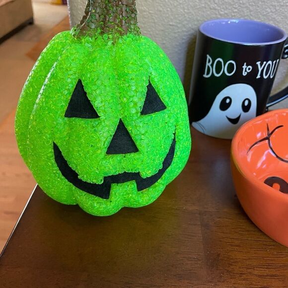 Halloween Spectrum Mugs Popcorn Pumpkins Pottery Barn Pumpkin - Picture 3 of 16